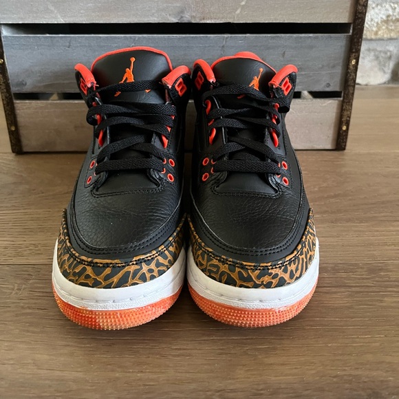 Jordan 3 Retro (GS)  Black, Team Orange  Size 5.5Y With original box - Picture 4 of 4